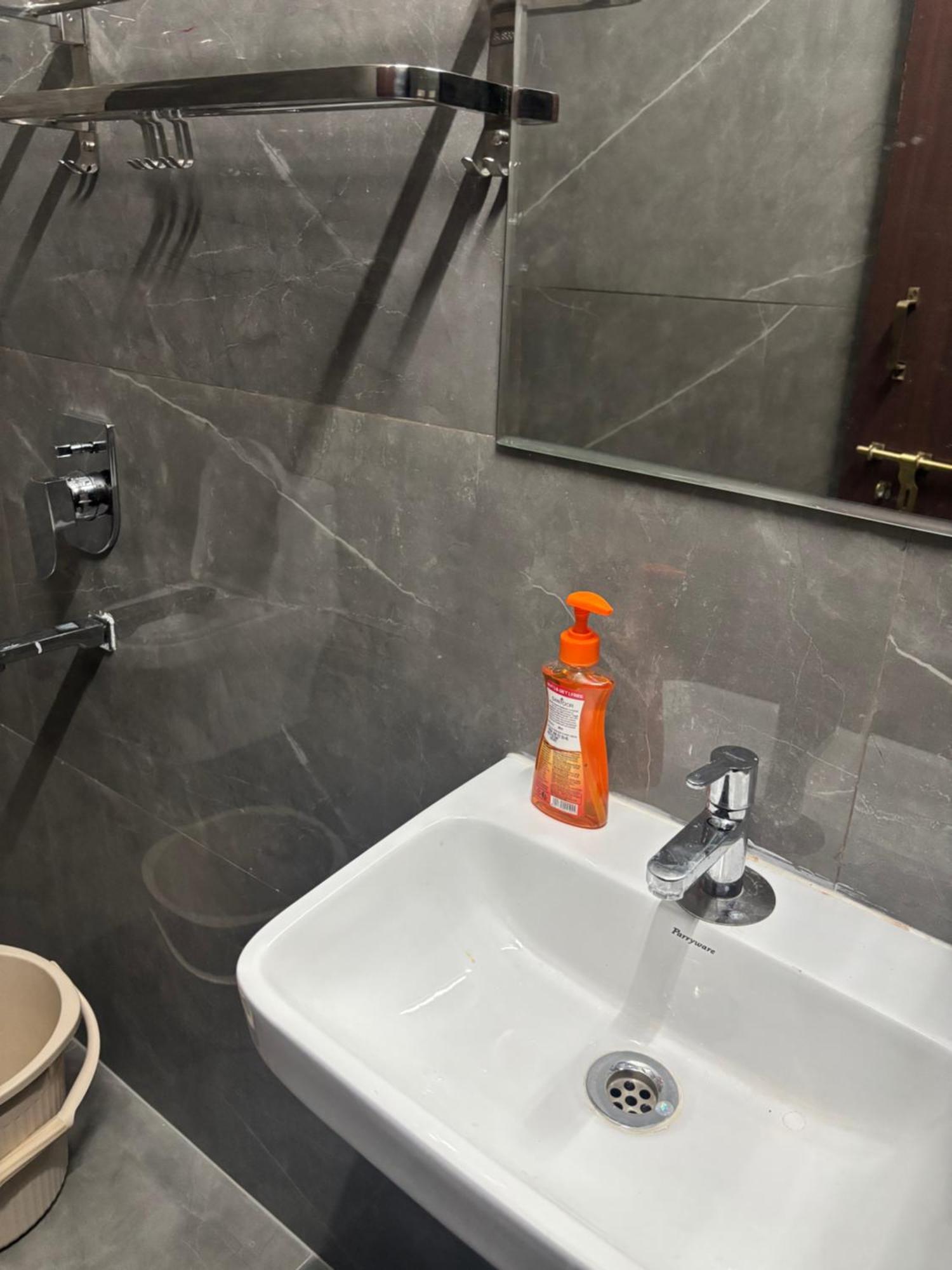 Nest Inn Homestay Тирупати Екстериор снимка