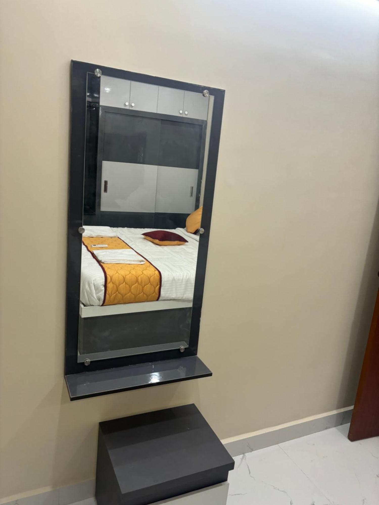 Nest Inn Homestay Тирупати Екстериор снимка