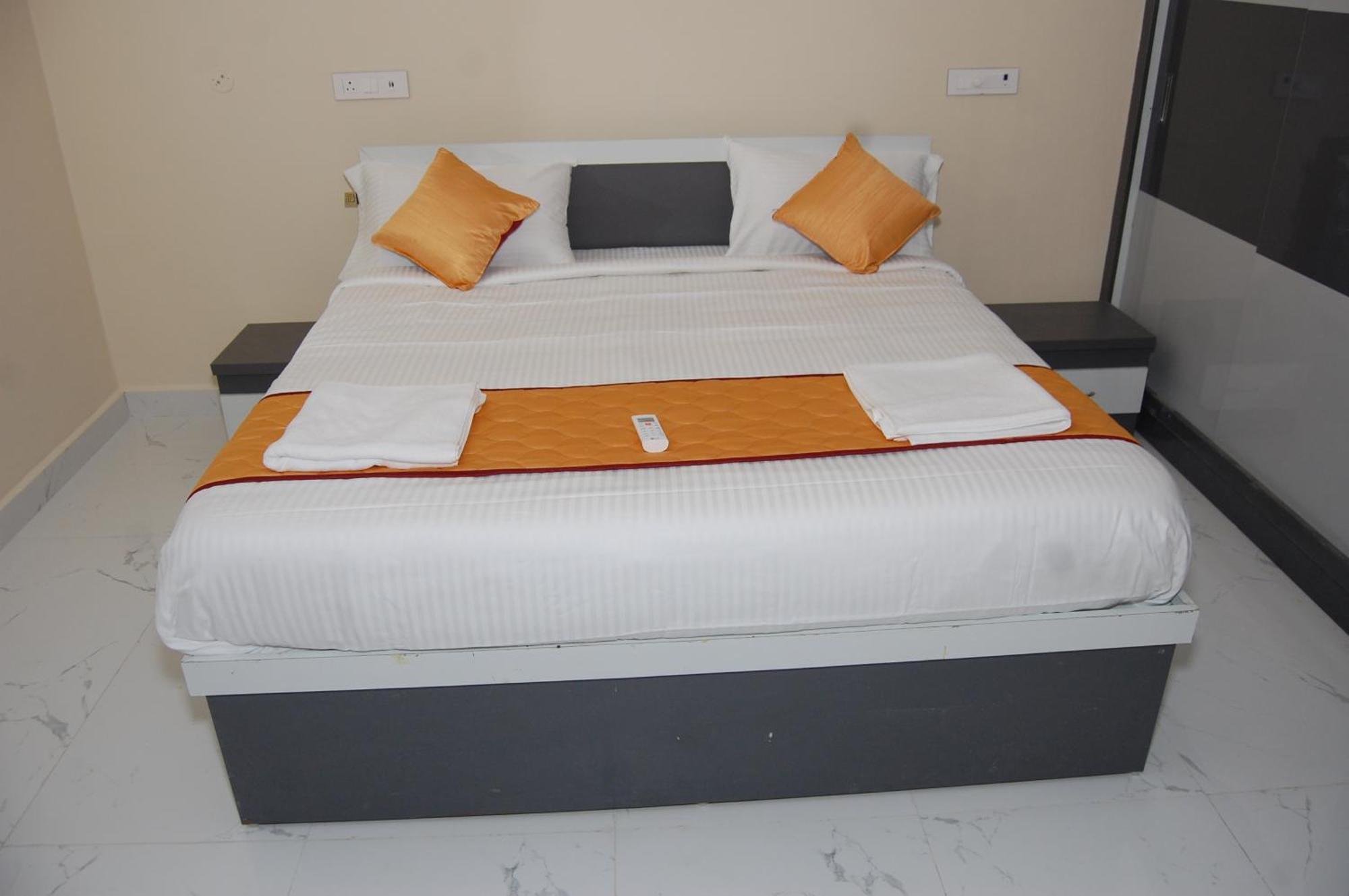 Nest Inn Homestay Тирупати Екстериор снимка